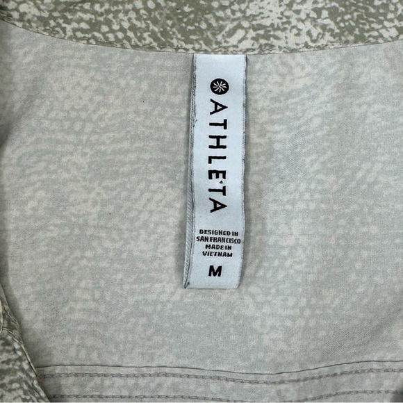 Athleta Zuma Printed Long Sleeve Casual Dress Size M Lightweight and Airy - Picture 2 of 8